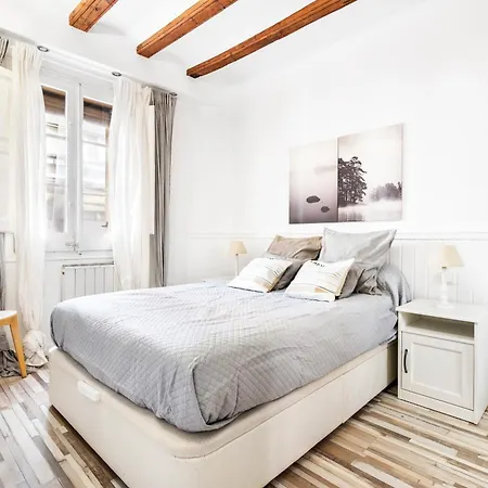 Charming Beachside In Barceloneta ברצלונה