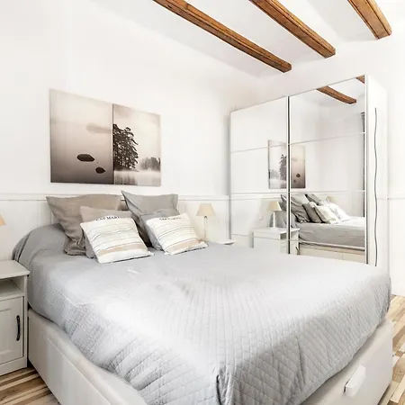 Charming Beachside In Barceloneta Apartment *
