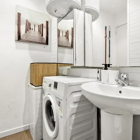Charming Beachside In Barceloneta