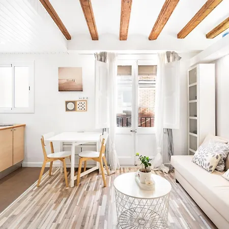 Apartment Charming Beachside In Barceloneta *