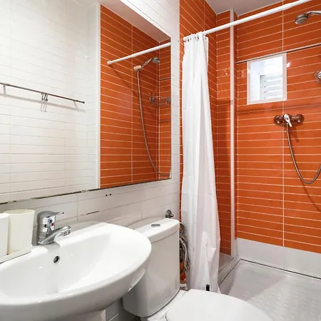 Apartment Charming Beachside In Barceloneta