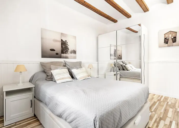 Charming Beachside In Barceloneta Apartment *