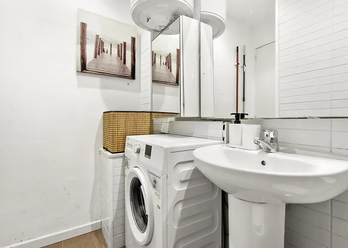 Charming Beachside In Barceloneta