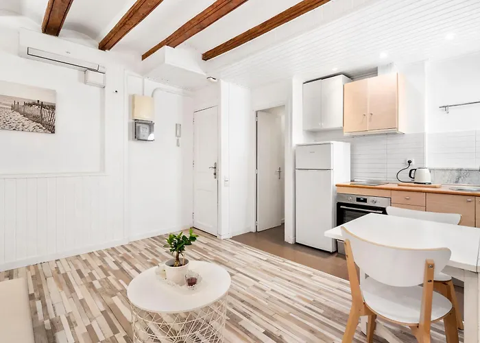 Apartment Charming Beachside In Barceloneta *