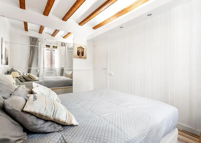 Apartment Charming Beachside In Barceloneta *