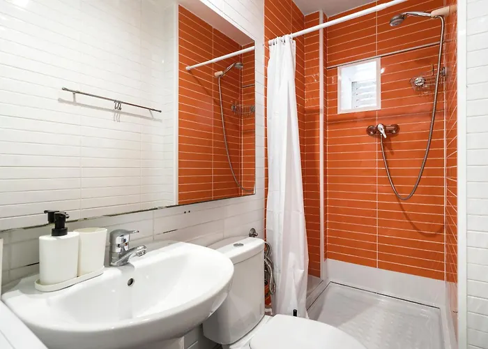 Apartment Charming Beachside In Barceloneta