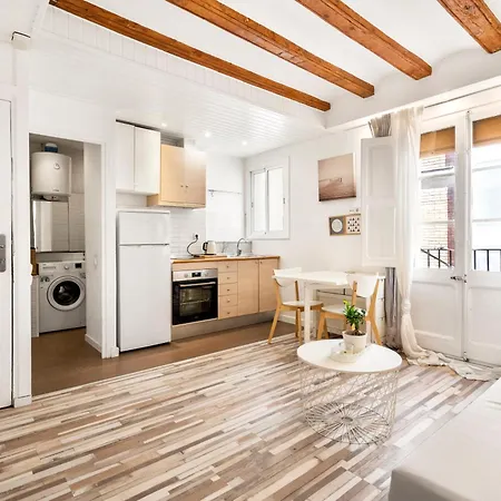 Charming Beachside In Barceloneta Apartment *