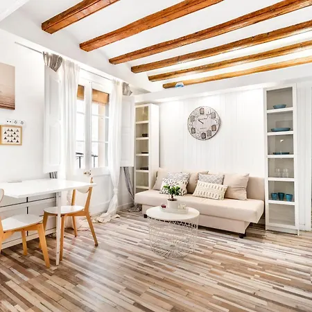 Apartment Charming Beachside In Barceloneta *